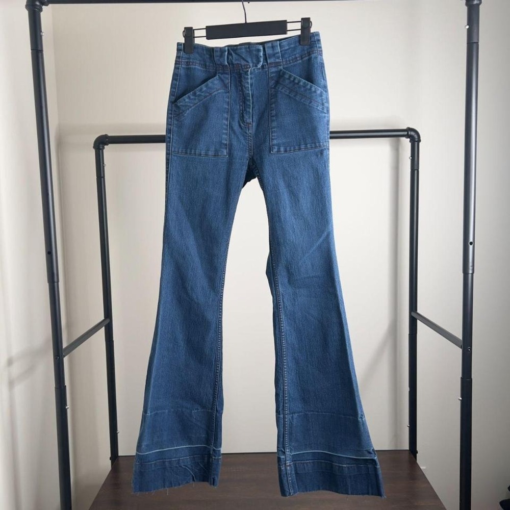 Women's Denim Flare Jean Forever 21 Size Small wt vertically elongated pockets